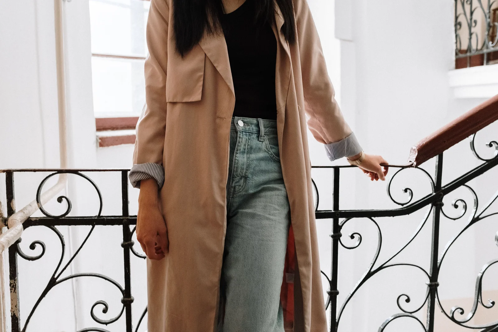 Jean wide leg fluide sur une silhouette féminine