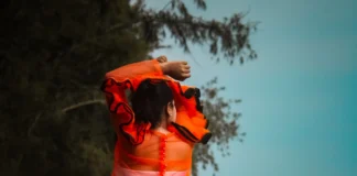 Robe pour cacher les bras : les manches qui couvrent sans tasser