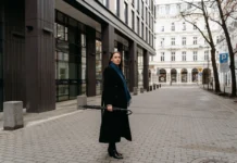 Look bureau femme hiver chic : six tenues à recomposer avec un petit vestiaire